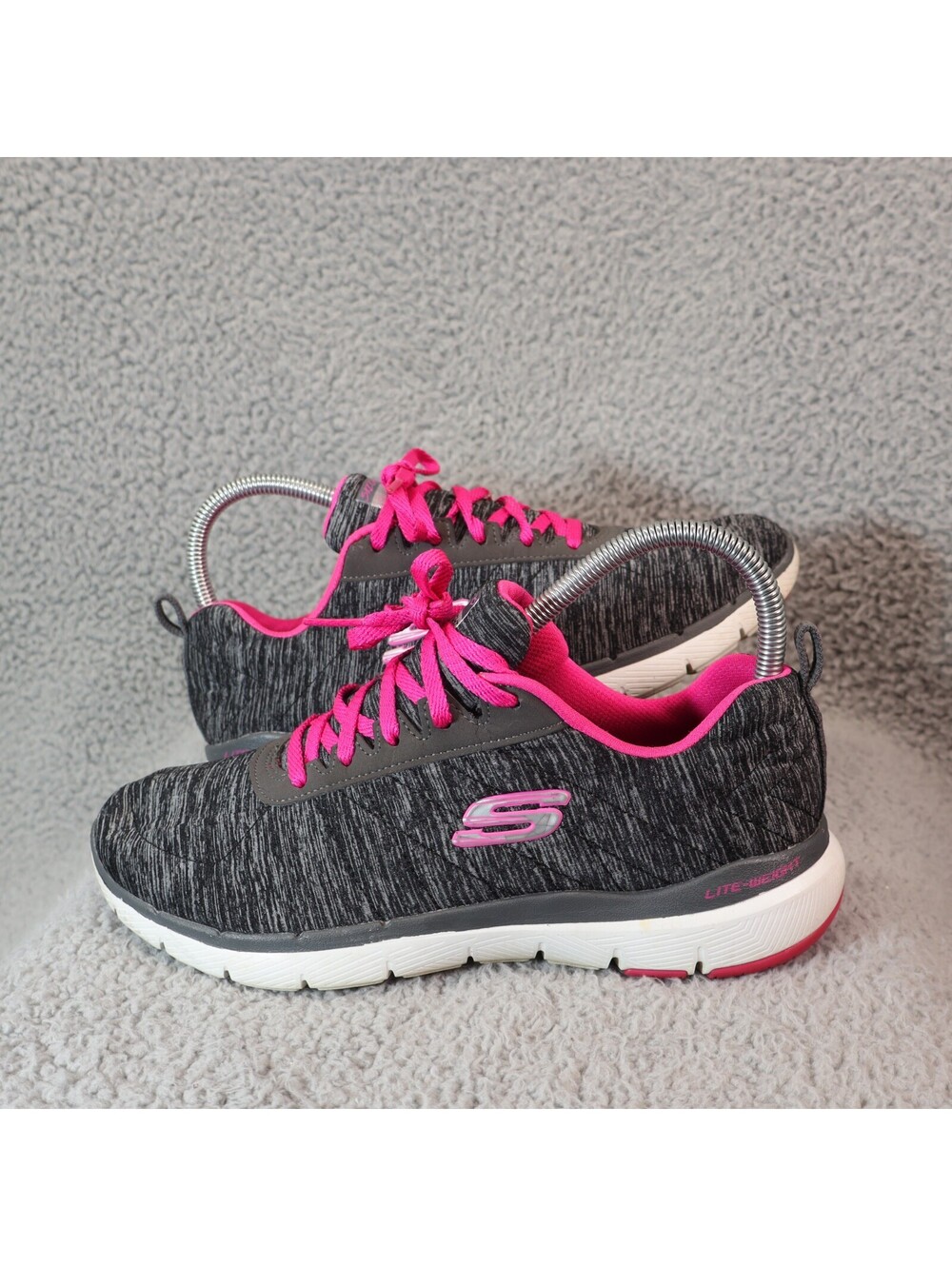 Sketchers Wide Fit Air Cooled Memory Foam Gray Sz 7.5 Women